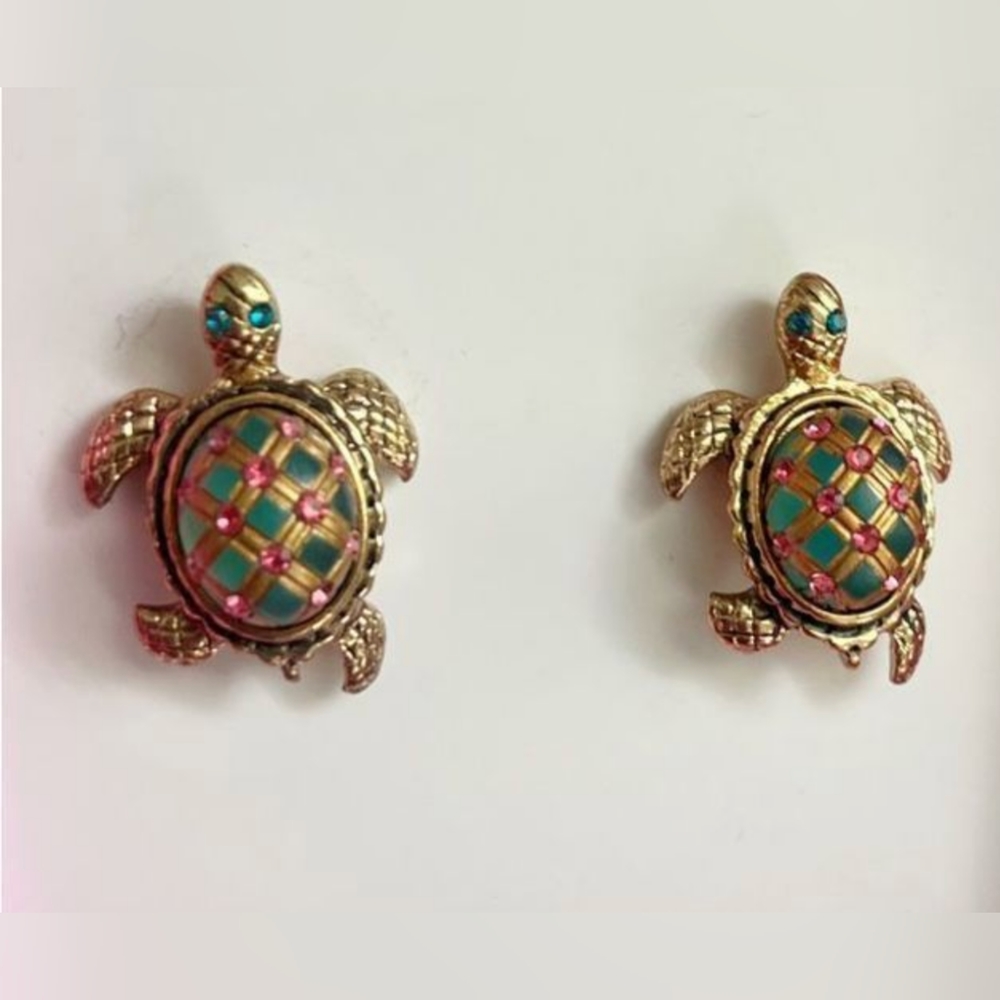 NWT Gold Turtle Earrings